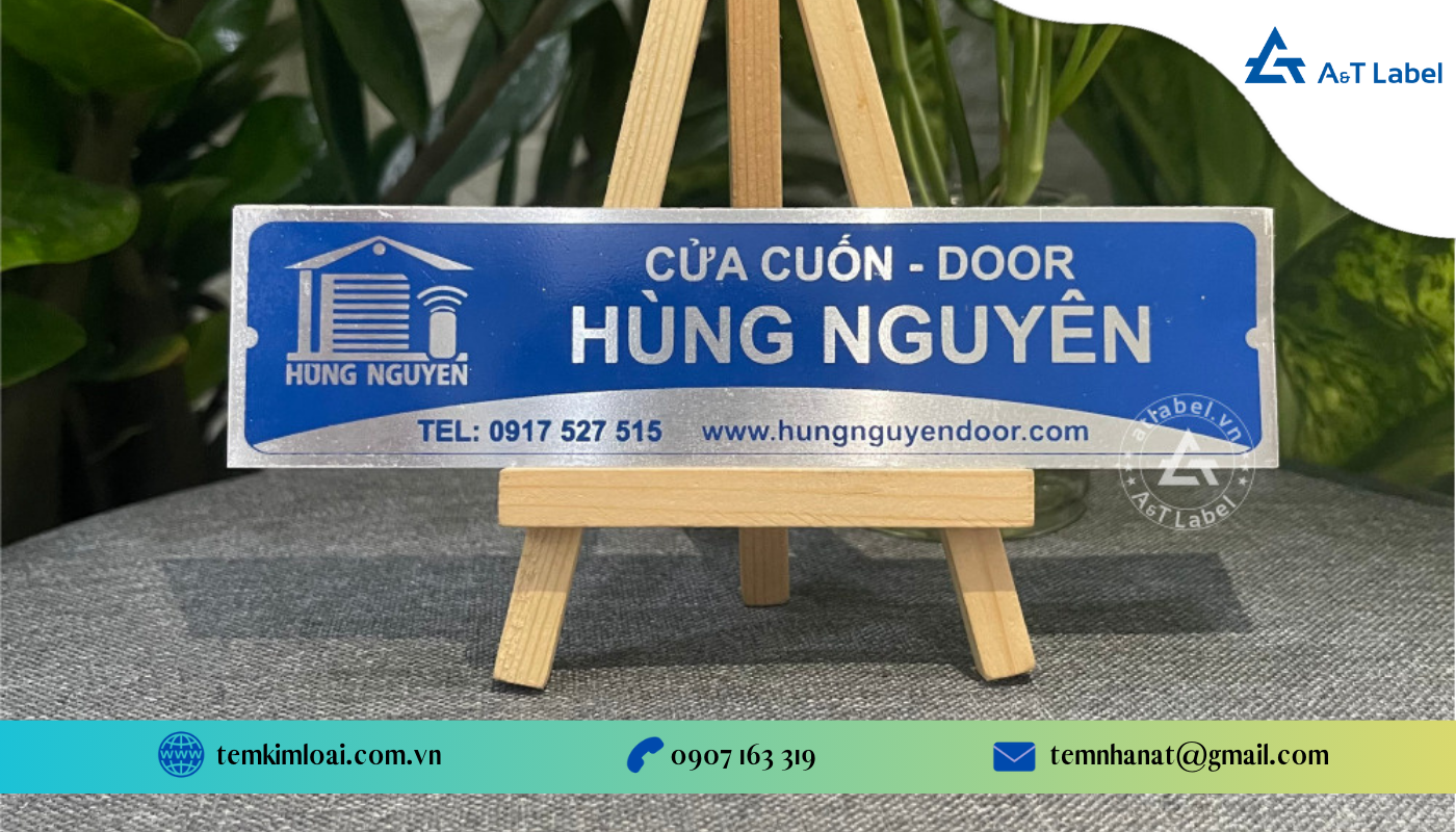 Sử dụng tem nhãn cho cửa cuốn là hình thức PR tốn ít chi phí nhất